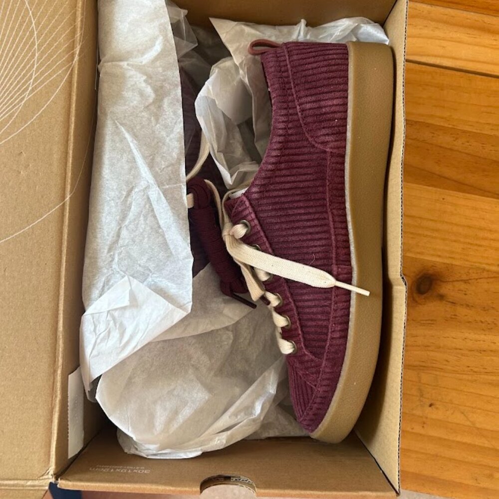 ✨ NIB Vionic Winny Cherry Jubilee Sneakers ✨ Size 7.5 - Picture 6 of 6